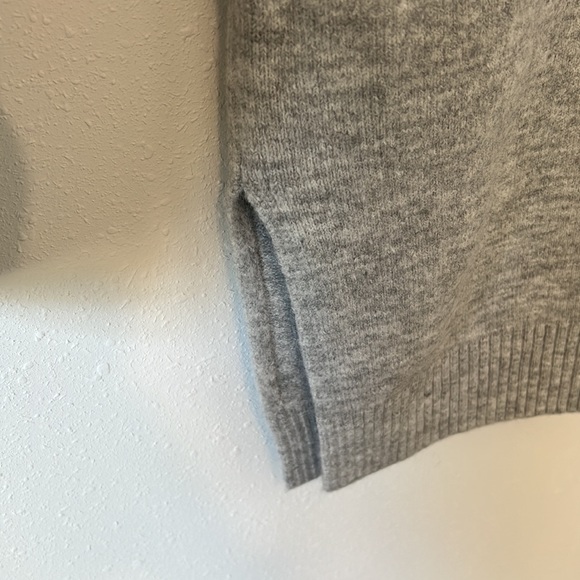 🛍️5/$20🛍️SHEIN open shoulder sweater - Picture 4 of 5